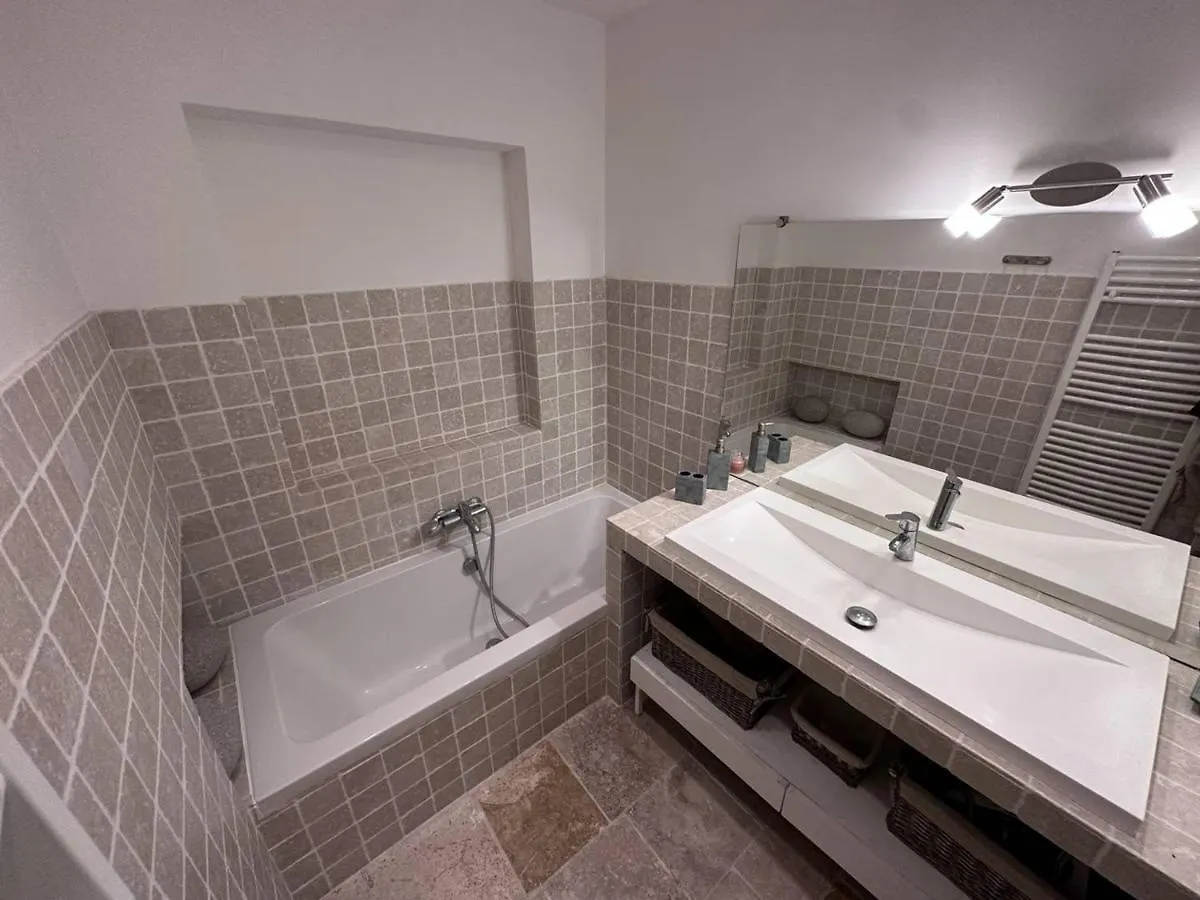 Charmante Villa 3 Chambres Avec Jardin, Climatisation Et Parking Aux Issambres - Fr-1-768-45 Les Issambres