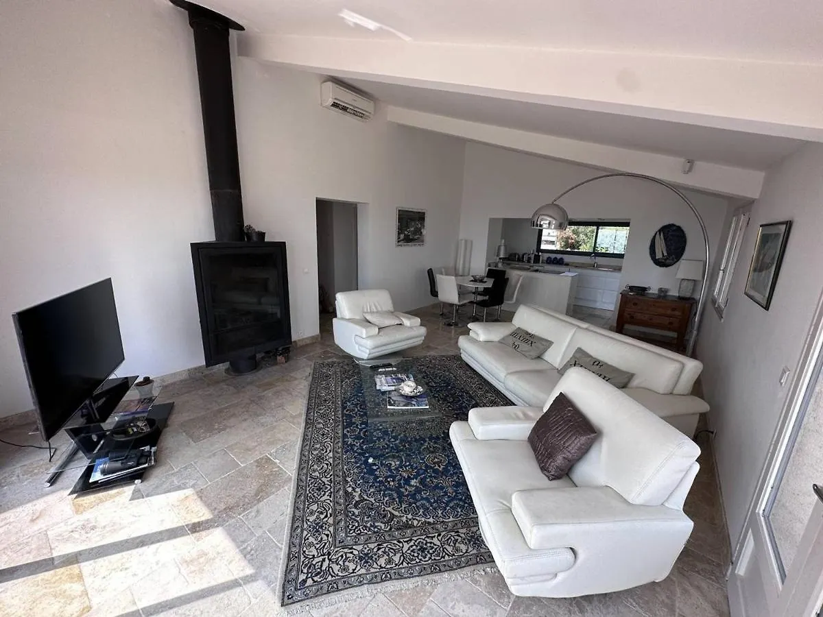 Charmante Villa 3 Chambres Avec Jardin, Climatisation Et Parking Aux Issambres - Fr-1-768-45 Les Issambres